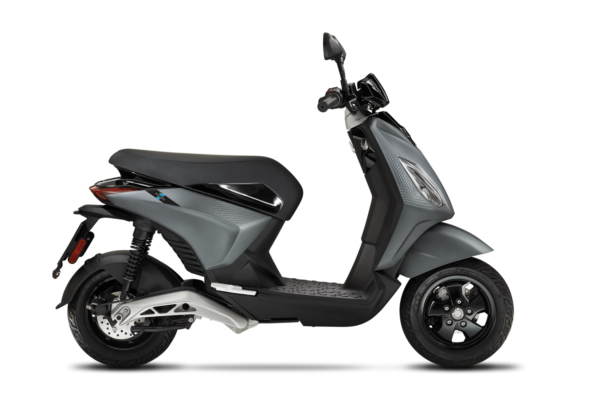 piaggio 1 active hall